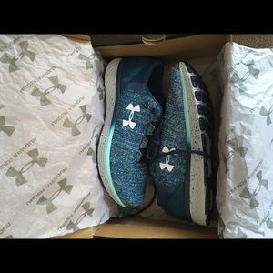 Under Armour Sneakers